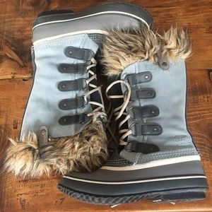 Sorel Joan of Arc boots with fur inserts sz7